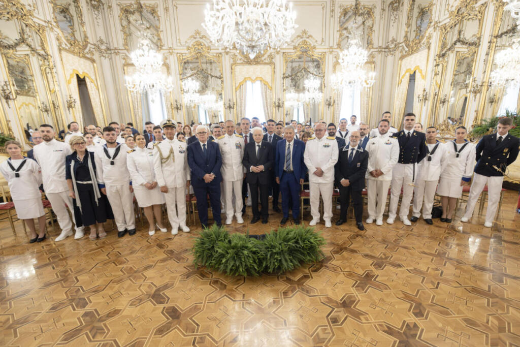 Il Presidente della Repubblica Sergio Mattarella in occasione dell'incontro con una rappresentanza della Marina Militare, nella ricorrenza della Giornata della Marina militare