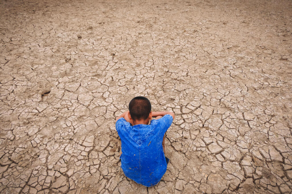 Unicef: 1,1 miliardi di bambini esposti a tre pericoli climatici, in Italia oltre 6 milioni minacciati da caldo e siccità
