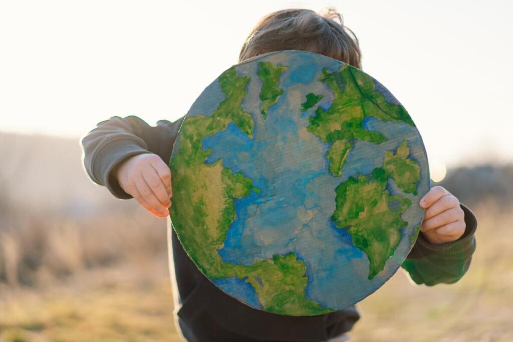 UNICEF: metà dei bambini del mondo vive sotto tre minacce climatiche sovrapposte