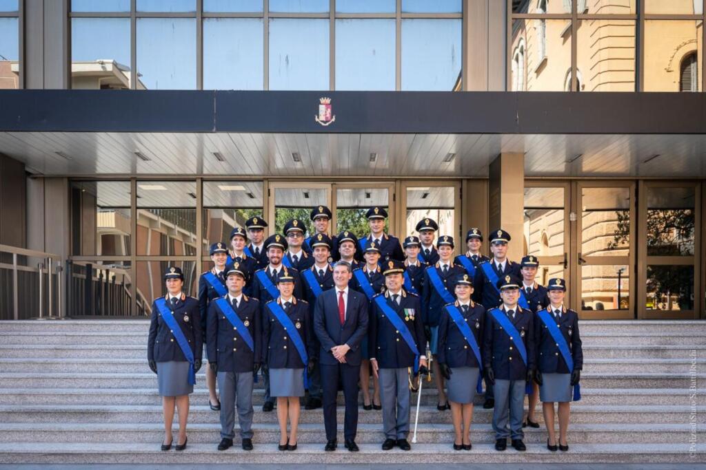 Polizia di Stato, giurano 14 medici e 8 veterinari: rafforzata la sanità del Corpo