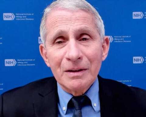 Fauci rischia un voto di oltraggio al Senato dopo aver invocato il Quinto Emendamento durante un'audizione al Senato