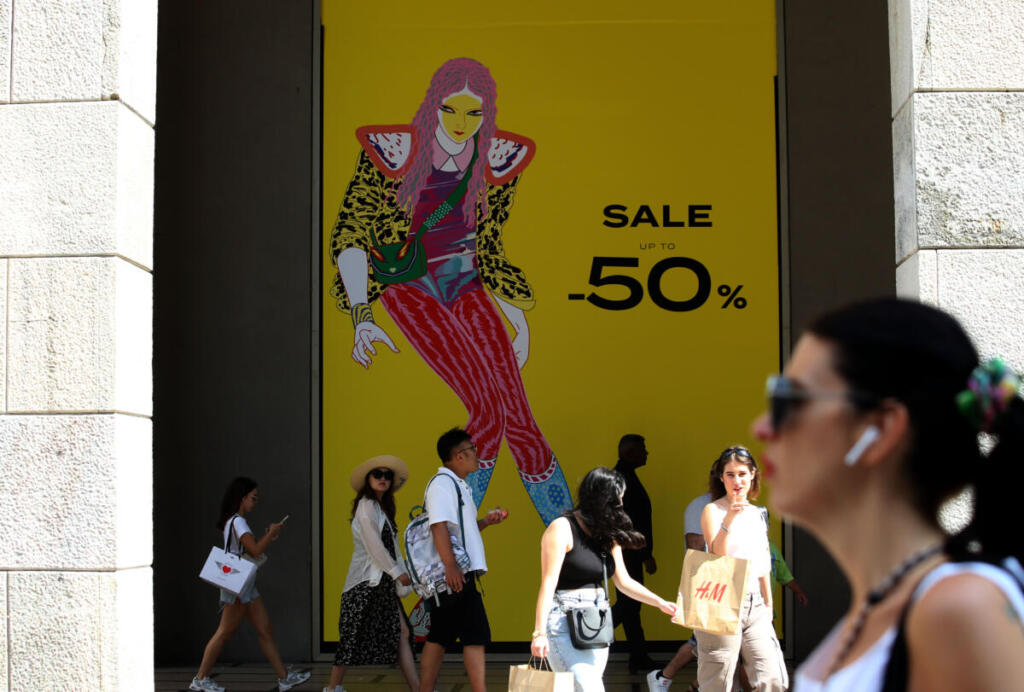 Saldi estivi al via il 4 luglio: giro d'affari da 3,2 miliardi di euro