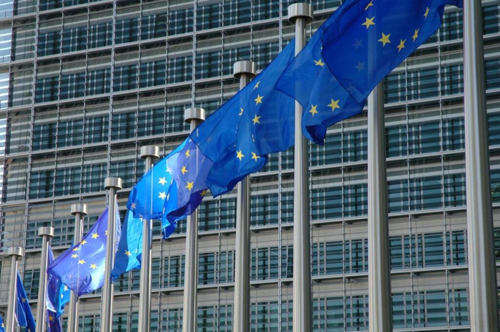 Bruxelles taglia le quote di importazione dell’acciaio: stretta del 47% per proteggere l’industria europea