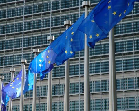 Bruxelles taglia le quote di importazione dell’acciaio: stretta del 47% per proteggere l’industria europea