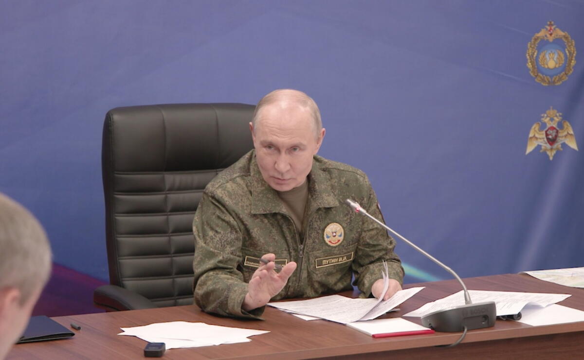 Kiev sotto attacco prima del vertice Nato: 14 morti. Zelensky chiede Patriot, Trump: “Putin vuole finire la guerra”