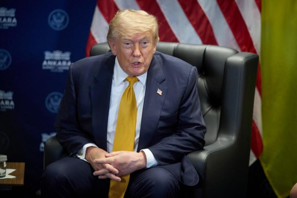 L’Iran prova a salvare la tregua: “Un errore” gli attacchi alle navi. Trump: “Se mi uccidono, li spazzeremo via”