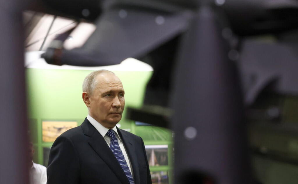 Il Presidente russo Putin incontra il massimo diplomatico nordcoreano al Cremlino