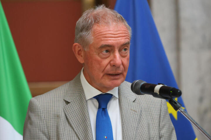 Urso: "Il Sistema Italia tiene". Export, lavoro e nucleare nella strategia del Governo