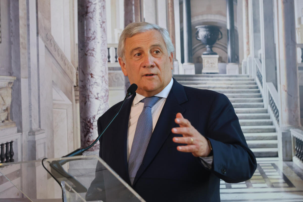 Fisco, Tajani rilancia: “Detassare le tredicesime e tagliare il bollo auto”