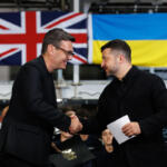 Zelensky a Londra incontra Burnham, cooperazione sui droni. Mosca colpisce i porti sul Mar Nero