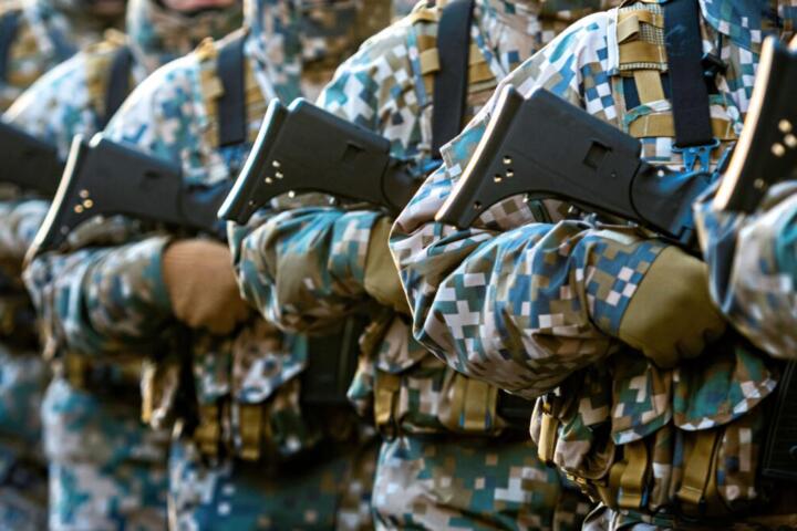 Documenti riservati rivelano addestramento militare cinese a truppe russe: l’Europa valuta le conseguenze
