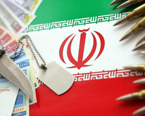 Iran invia comandanti IRGC e armi in Yemen: gli Houthi pronti a minacciare il Mar Rosso