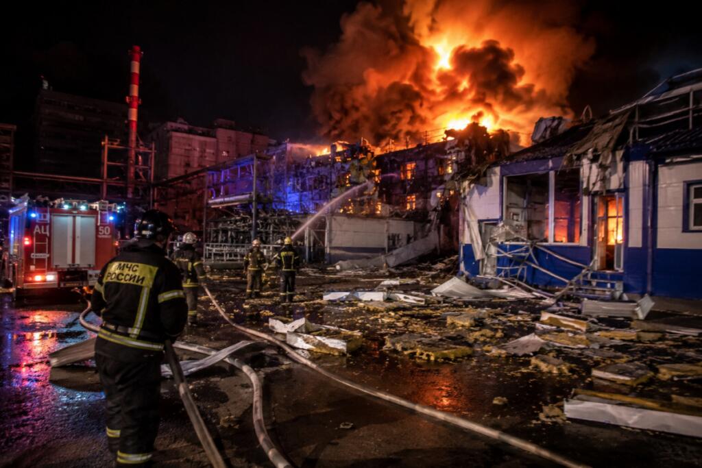 Ucraina, maxi raid nel cuore della Russia: 13 morti in Tatarstan. Cinque vittime a Kharkiv