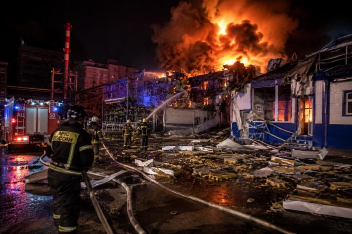 Ucraina, maxi raid nel cuore della Russia: 13 morti in Tatarstan. Cinque vittime a Kharkiv