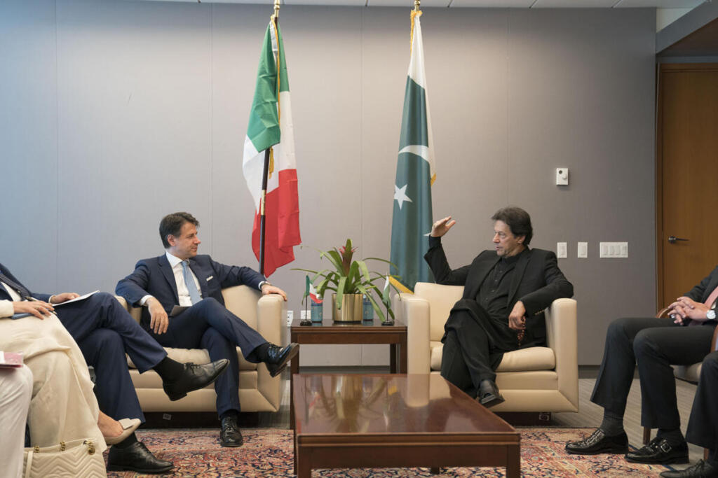 Ex capitani di cricket chiedono cure adeguate per l'ex Primo Ministro pakistano, Imran Khan: “È questione di decenza, non di politica”