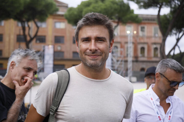 Di Battista da Cuba: “Ce la metterò tutta per tornare presto”