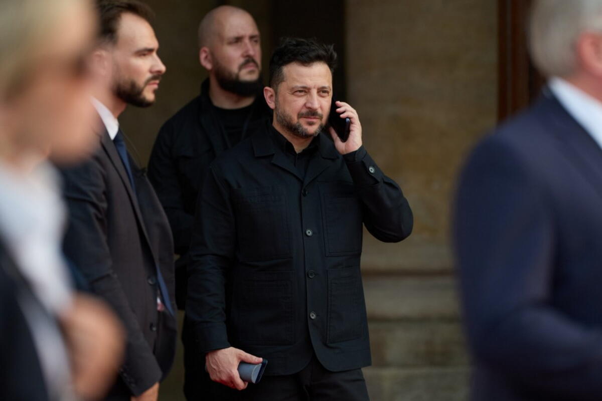Ucraina, i Volenterosi a Kiev nel 35° anniversario dell’indipendenza. Zelensky: “Non soggiaceremo mai agli stivali dello zar”