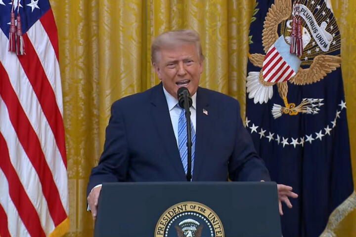 Trump stringe l’assedio economico sull’Iran, petrolio in rialzo, Hormuz semichiuso