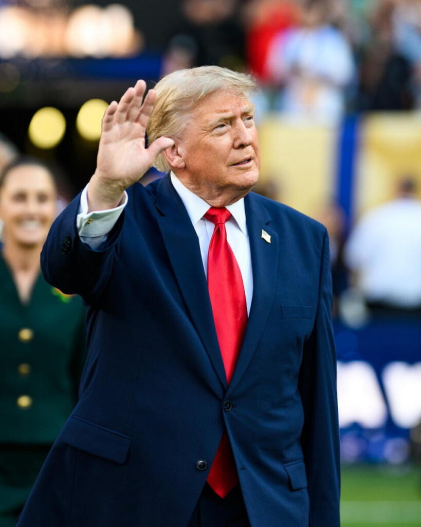 Hormuz, Trump: “Rotte sminate, traffico aperto”. Teheran apre alla diplomazia
