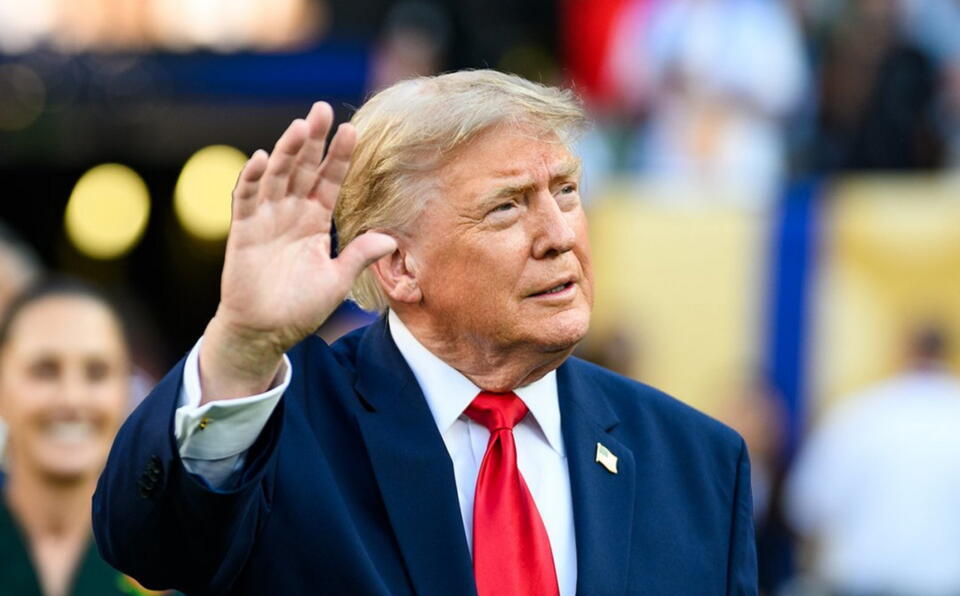 Hormuz, Trump: “Rotte sminate, traffico aperto”. Teheran apre alla diplomazia