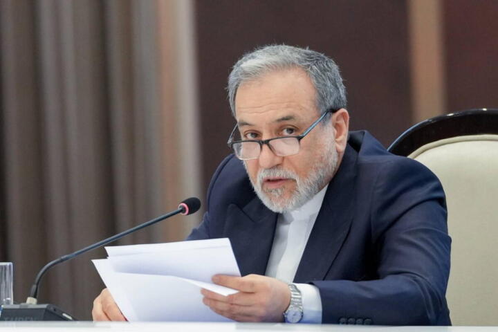 Iran, Araghchi apre alla diplomazia con gli Usa: "Non è impossibile, ma la pressione non funziona"