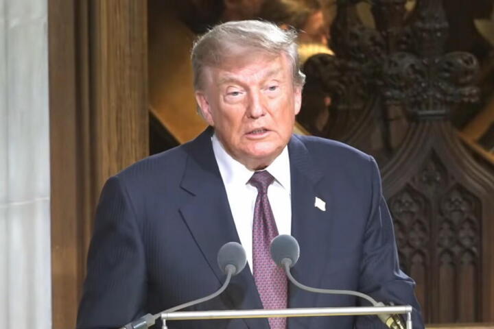 Trump: "L’Iran cerca un'intesa con noi, non vuole essere bombardato". Putin spinge per un accordo