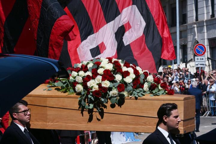 Milano abbraccia il suo Capitano: l'ultimo saluto a Franco Baresi