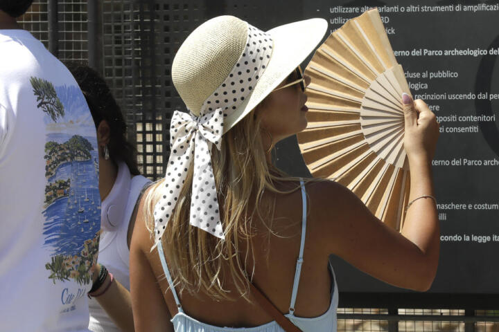 Caldo africano sull’Italia, temperature fino a 42 gradi: già da oggi tre città da bollino rosso
