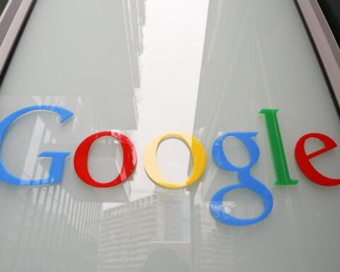 Uomo si dà fuoco nell’edificio di Google a Manhattan: arrestato per incendio doloso