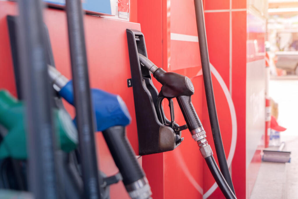 Gasolio, l’allarme di FederPetroli: “Con una nuova escalation a Hormuz può arrivare a 3 euro al litro”