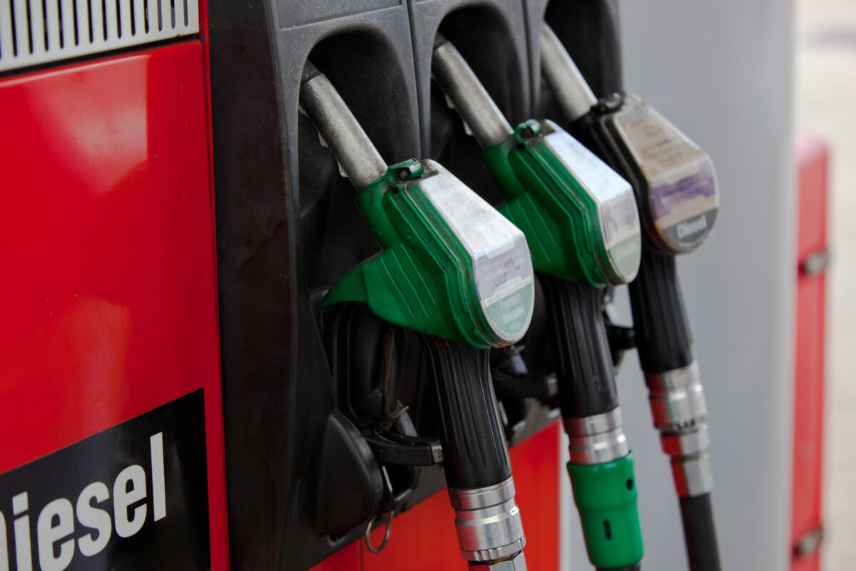 Diesel, sconto fino al 5 settembre. Scontro Lega-FI sugli extraprofitti, Tajani: “Parola da Unione Sovietica”