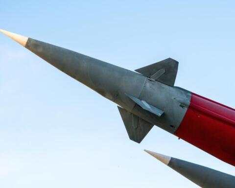 Nuovo lancio balistico da Pyongyang: tensioni alte prima delle esercitazioni USA‑Corea del Sud