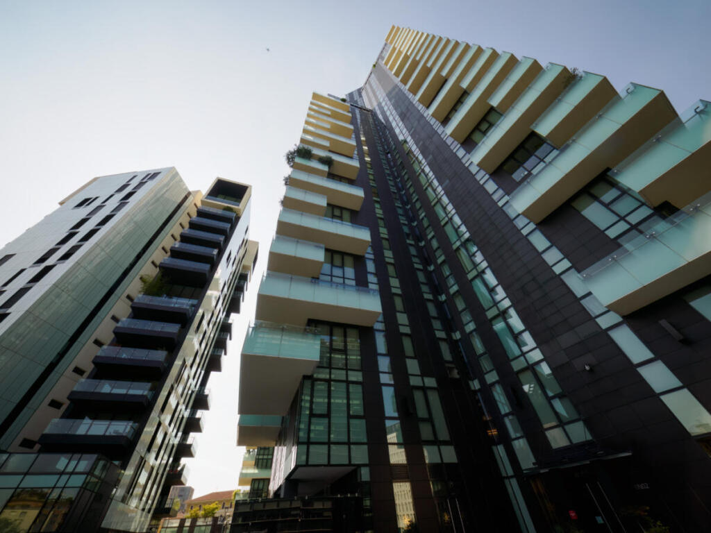 Secondo documenti pubblici, i leader dei Democratic Socialists of America vivono da capitalisti a immmobili di lusso