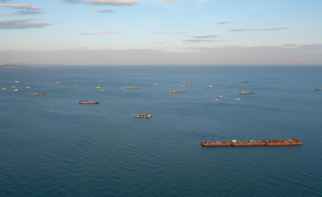 Iran, scontro con gli Usa su Hormuz. Aragchi: “Washington ha sbagliato i calcoli”