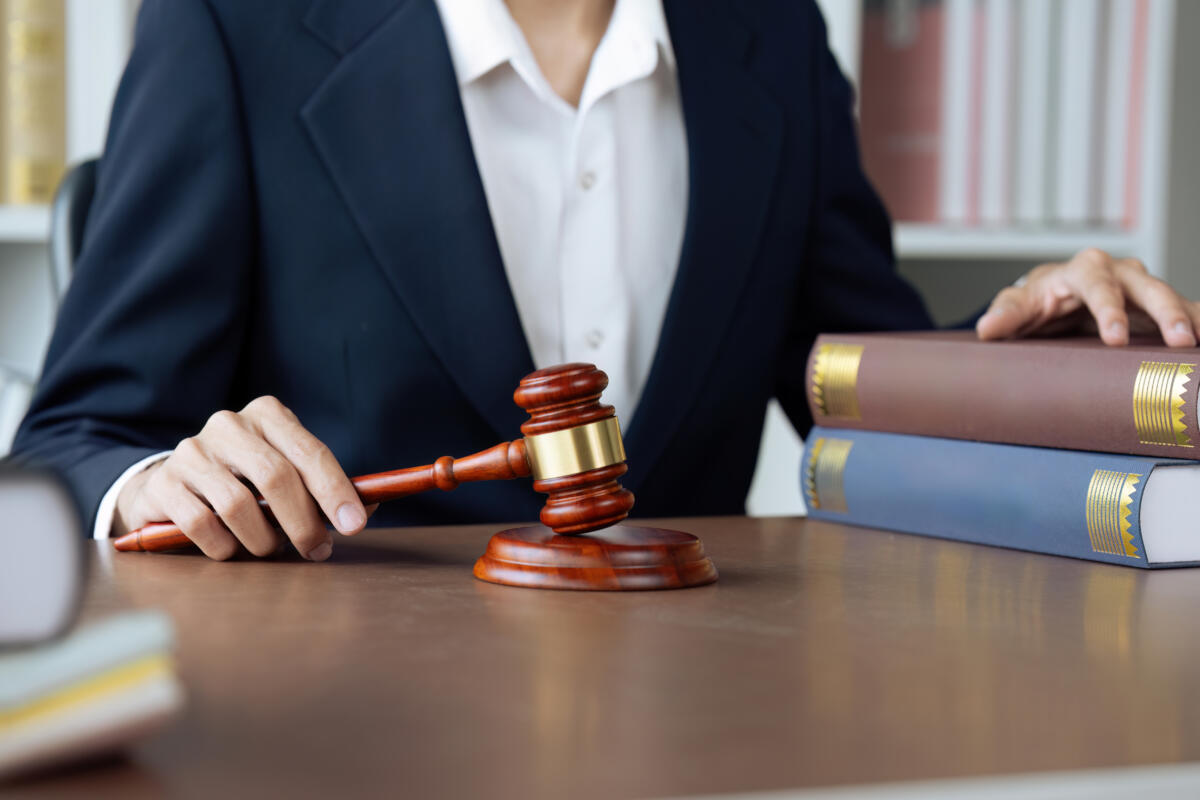 Palo Alto, svolta nella causa per discriminazione anti‑asiatica: il giudice dà il via libera alla battaglia della famiglia Zhong