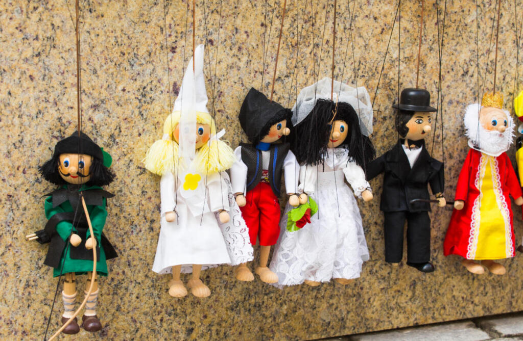 New York, puppet show “family‑friendly” diventa propaganda anti‑Israele: madre sconvolta denuncia contenuti “antisemiti”