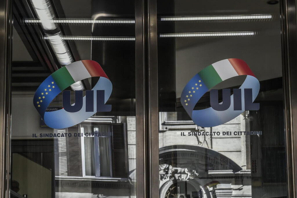 Uil, proposta sugli extraprofitti: "Tassare anche difesa, energia e rendite finanziarie"