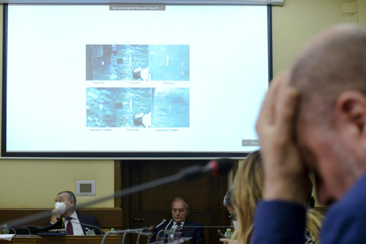 David Rossi, le prime valutazioni dopo le simulazioni: "Aggredito da più persone, era cosciente prima della caduta"