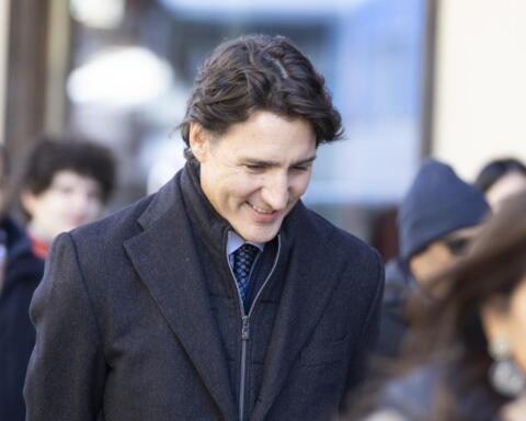Justin Trudeau lancia “Hope and Hard Work”: l’ex premier canadese entra nel mondo dell’intrattenimento
