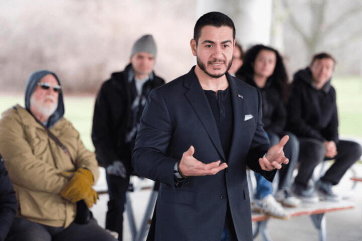 Bufera sul candidato dem al Senato, Abdul El‑Sayed: il messaggio per l’11 settembre scatena accuse e attacchi sui social