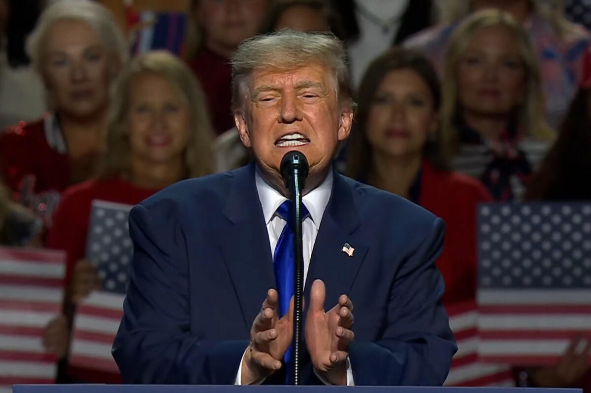 Guerra in Ucraina, la Russia sotto pressione tra attacchi e tensioni con la Nato. Trump: “La guerra deve finire”
