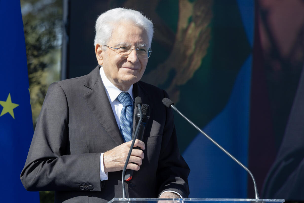 Mattarella: «Rimuovere le barriere, anche quelle nascoste nell’egoismo»