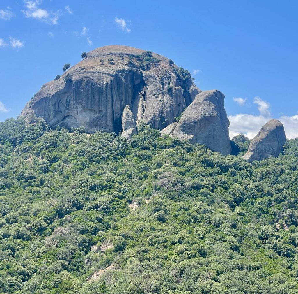 Pietra Cappa, il monolite più grande d’Europa, simbolo dell’Aspromonte