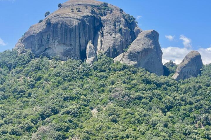 Pietra Cappa, il monolite più grande d’Europa, simbolo dell’Aspromonte