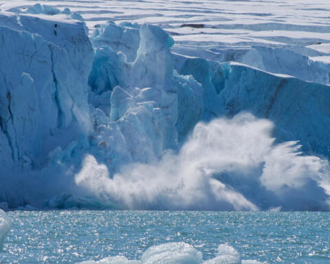 Secondo un'analisi, il cambiamento climatico ha reso più probabile il crollo letale di ghiaccio e roccia in Nepal.