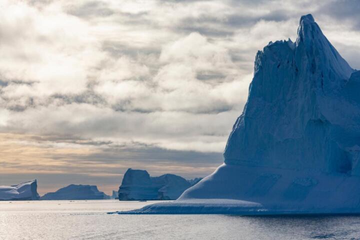 Groenlandia, Trump annuncia l’accordo con Danimarca e Nuuk: “Diritti militari permanenti agli Usa”