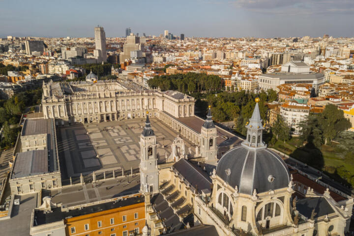 Lo sfratto drammatico di un inquilino 87enne a Madrid accende i riflettori sulla crisi abitativa in Spagna
