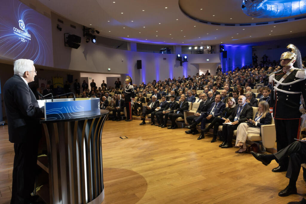 Il Presidente della Repubblica Sergio Mattarella rivolge il suo indirizzo di saluto in occasione dell'intervento all’Assemblea Pubblica della Confederazione Italiana Armatori in occasione del 125° anniversario di costituzione