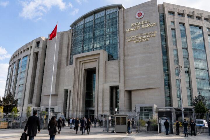 Tribunale di Istanbul in Piazza